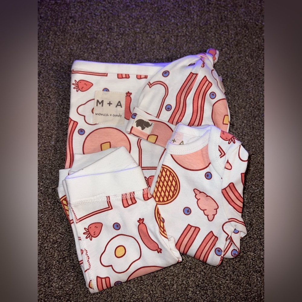 Monica And Andy Pajama Set with Blanket and Hat
